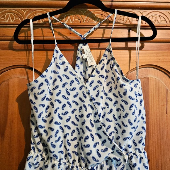 White &‎ Blue Paisley Sweet Wanderer Faux Wrap Romper Size Large - Picture 3 of 7
